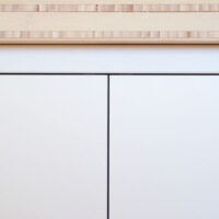 Stalen frame keuken afgewerkt met poedercoating, bamboe en Solid Color HPL - Detail